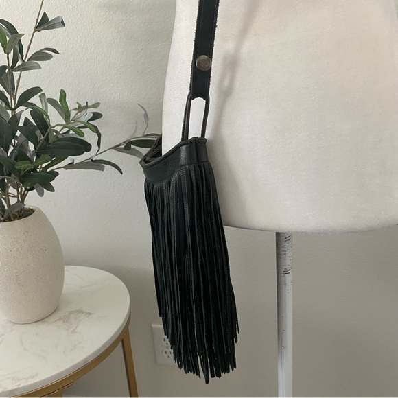 McFadin black leather fringe crossbody purse - Picture 3 of 9